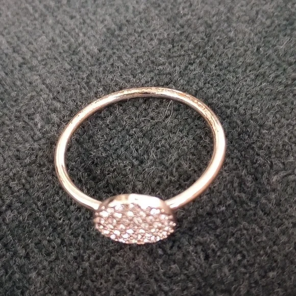 🧡2/$10 EUC MACY'S Elegant 14 Kt. gf. Gold Pave Crystal Ring - Picture 4 of 4